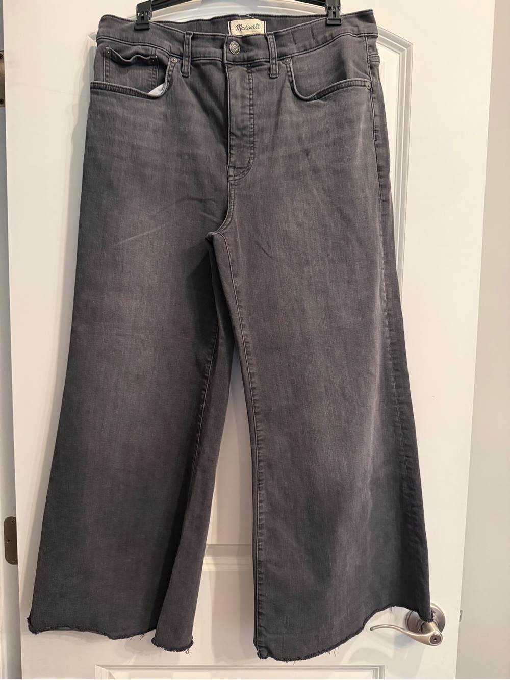 Madewell Flared Wide-Leg Crop jeans- Charcoal Gray. Very good used condition.
